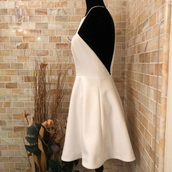 ❌SOLD❌Keepsake The Label} White Aline Cocktail dress - Picture 3 of 7